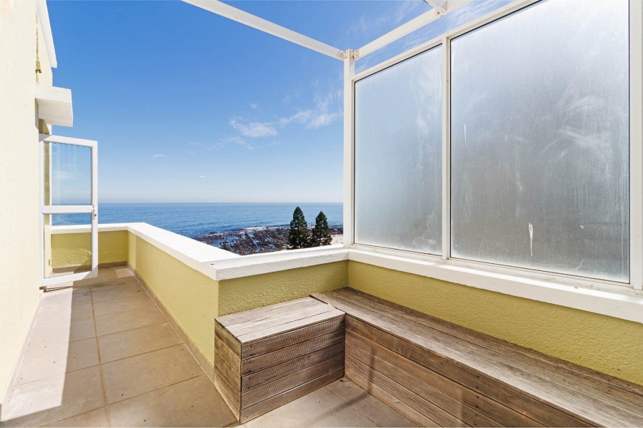 3 Bedroom Property for Sale in Sea Point Western Cape